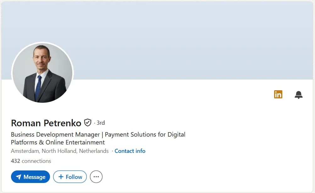 LinkedIn profile header of a verified ready profile in Amsterdam, Netherlands